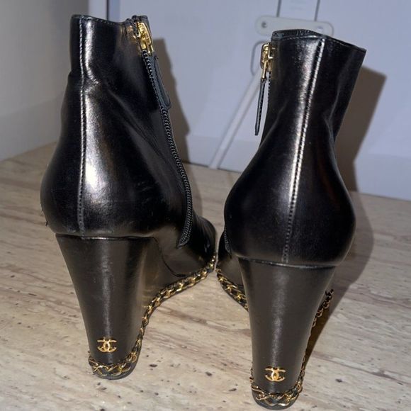 Chanel Leather Interlocking CC Logo Mule Wedges - Picture 4 of 5